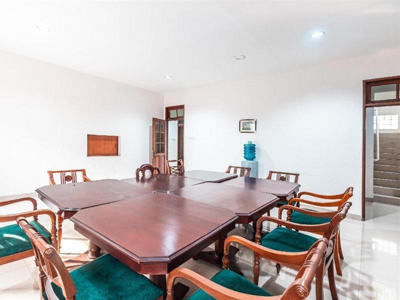 Oyo 1990 Kost Kuningan Executive Boading House Setiabudi Джакарта Экстерьер фото