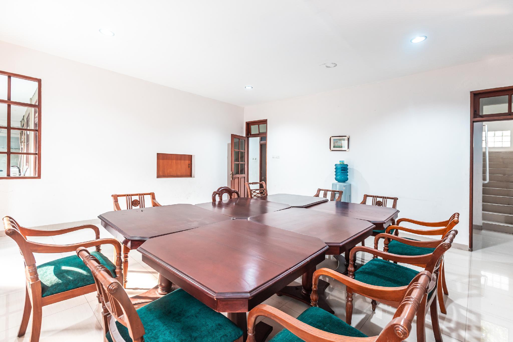 Oyo 1990 Kost Kuningan Executive Boading House Setiabudi Джакарта Экстерьер фото