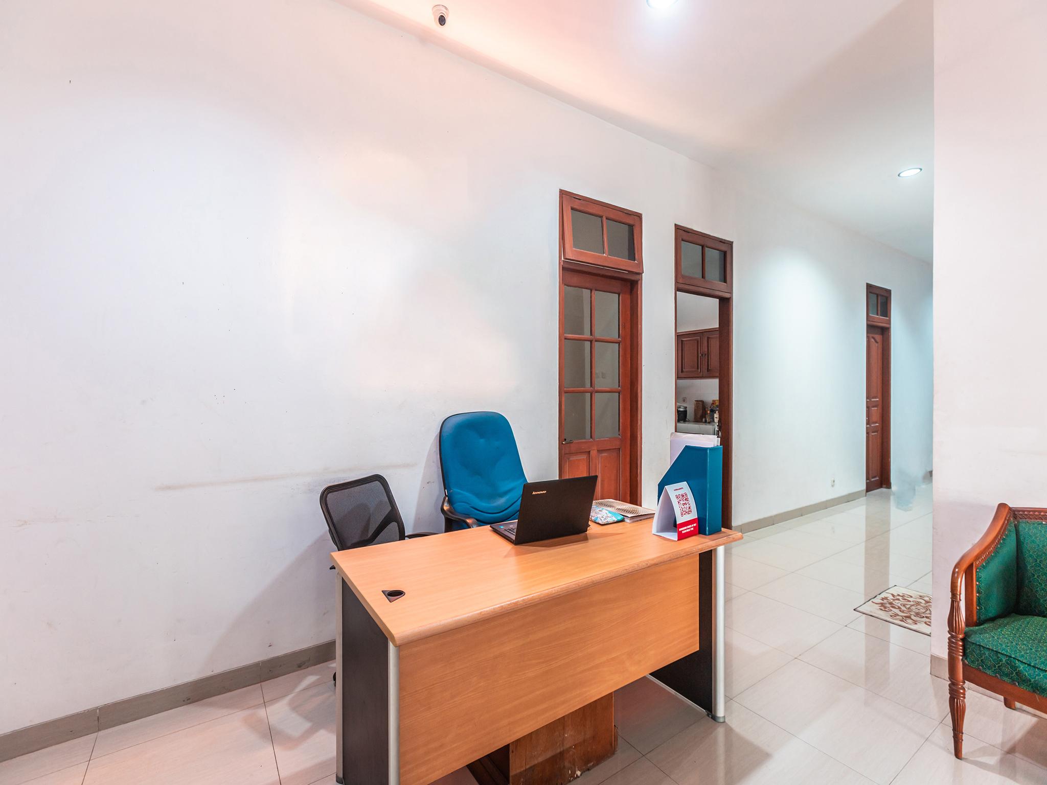 Oyo 1990 Kost Kuningan Executive Boading House Setiabudi Джакарта Экстерьер фото